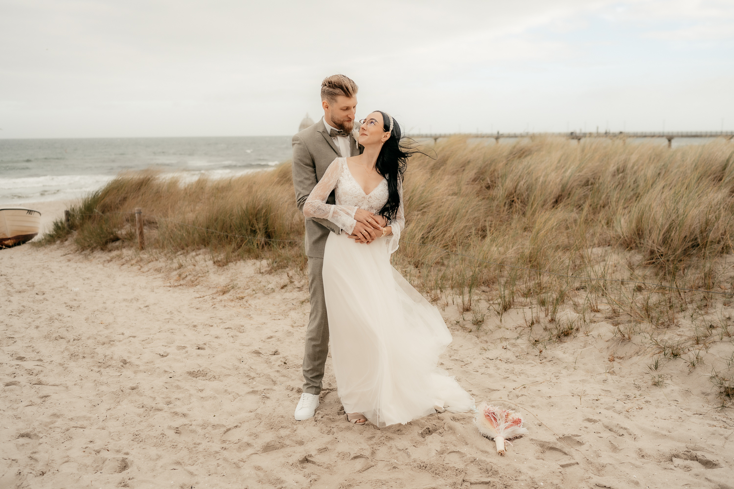 Read more about the article Hochzeit in Zingst – eine intime Oktoberhochzeit im Kurhaus