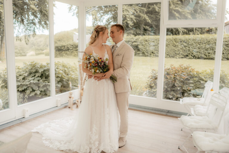 Read more about the article Hochzeit auf Schloss Ranzow – Hochzeitsfotografie auf Rügen